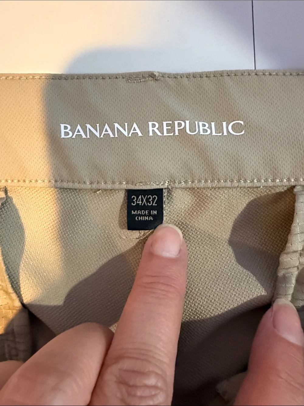 Banana Republic Men's Slim Chinos in Beige 34 x 32 Extra Side Zipper Pocket